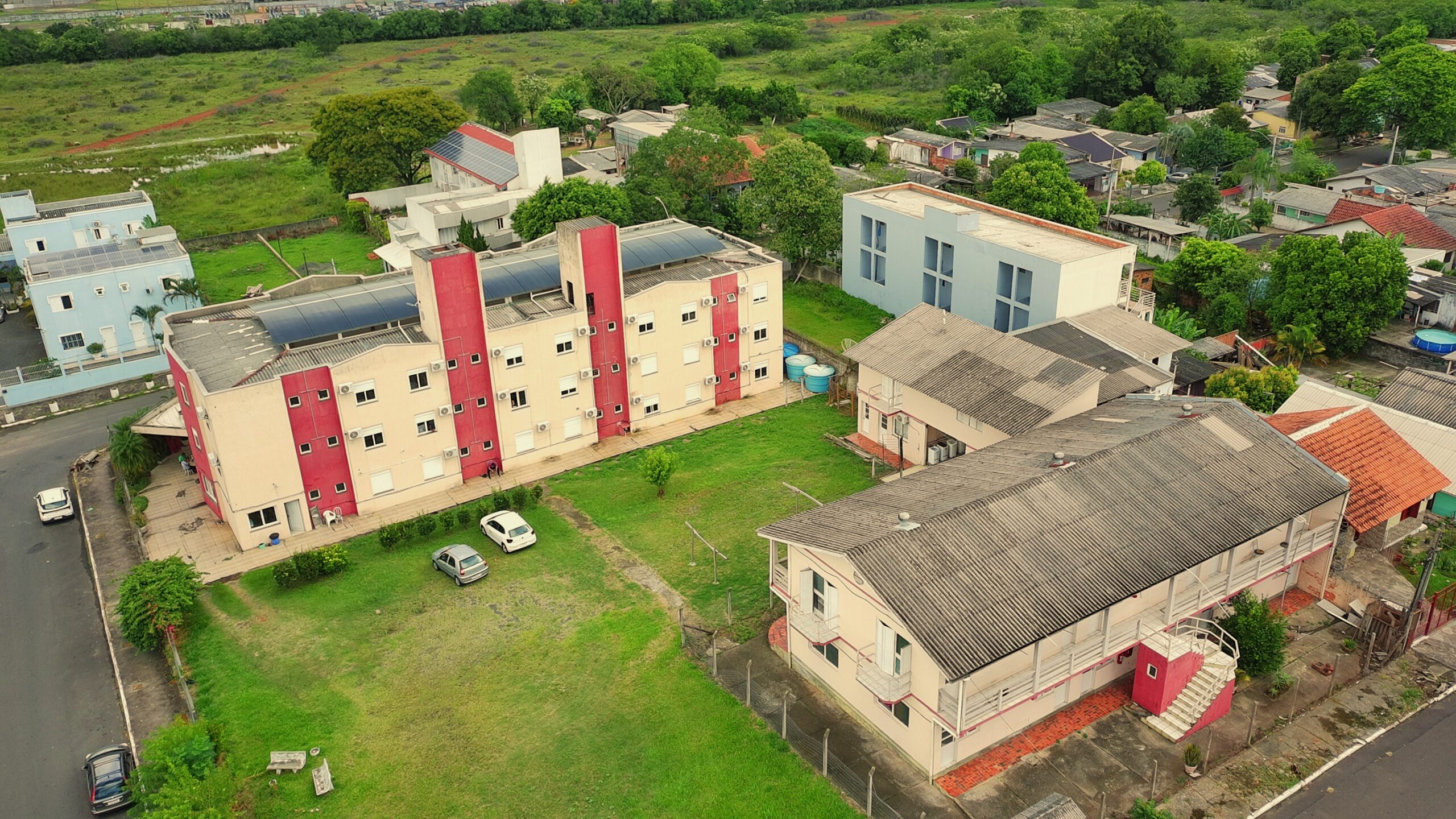 Suíte para 5 Pessoas (5 Camas de Solteiro) - Image 9