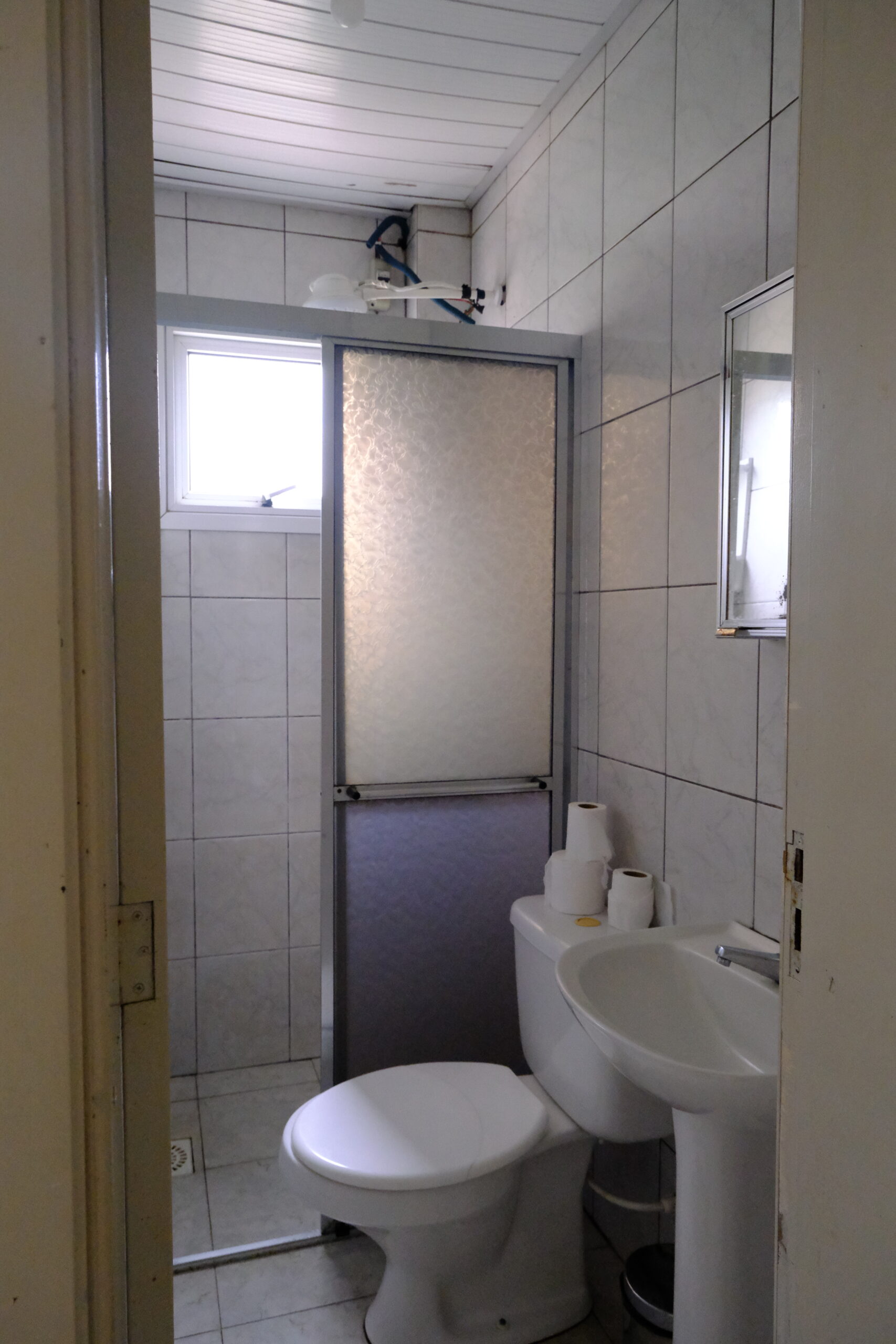 Suíte para 5 Pessoas (5 Camas de Solteiro) - Image 8