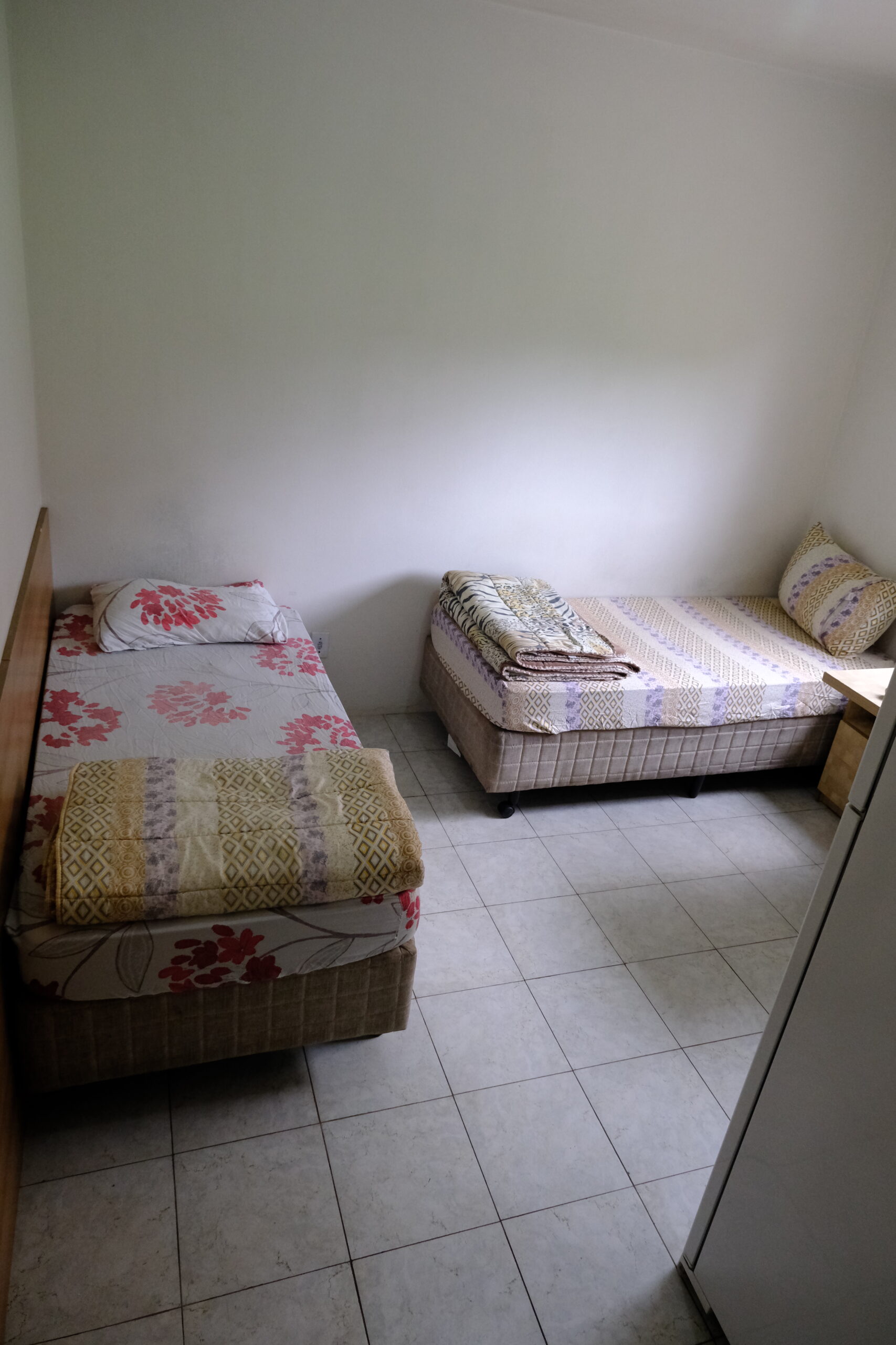 Suíte para 5 Pessoas (5 Camas de Solteiro) - Image 5